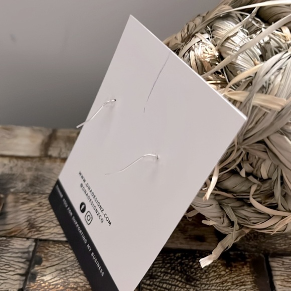 NEW Minnie Mouse Silver Red Bow Earrings - Hypoallergenic - Picture 3 of 6